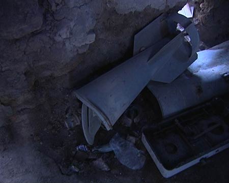 مخلفات القصف على بلدة قارة الجيش العربي السوري يواصل تطهير قارة