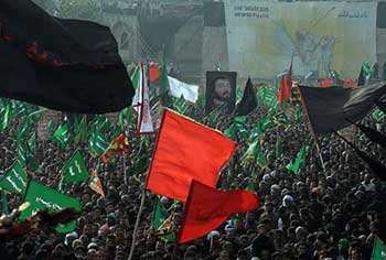 إحياء عاشوراء في العراق بمشاركة ملايين الزوار