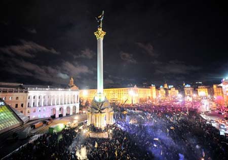 فض تظاهرة لأنصار التكامل الأوروبي وسط كييف
