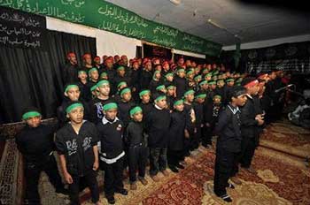 آلاف السعوديين يحيون العاشر من محرم
