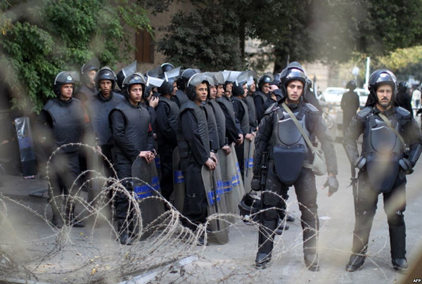 السلطات المصرية تمنع ابن مرسي من السفر إلى ماليزيا
