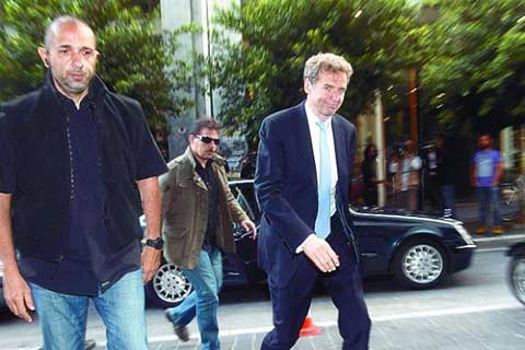 أزمة المديونية تهدد مستقبل اليونان  