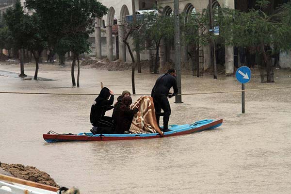 
غزّة: قسوة المنخفض الجوي تفاقم معاناة المواطنين
