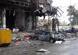 
إنهيار منزل إثر إنفجار ثلاث عبوات ناسفة في العراق