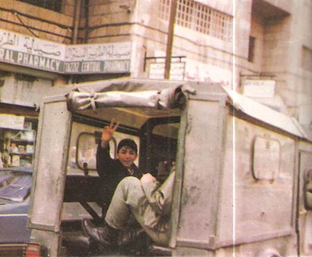 الفلسطينيون يحتفلون بذكرى &rsquo;انتفاضة الحجارة&rsquo; 