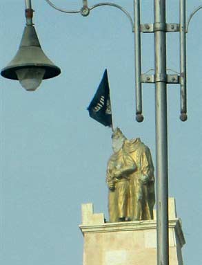 الرقة تتشح بالأسود.. &rsquo;داعش&rsquo; تبطش بالأهالي