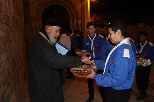 
زيارة معايدة من حزب الله لأهالي الحارة القديمة في صور