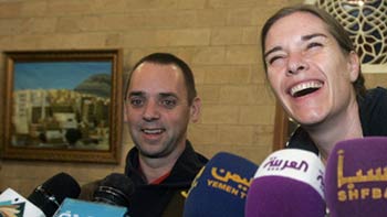 الصحفية الهولندية تشيد بخاطفيها اليمنيين ومعاملتهم الحسنة!