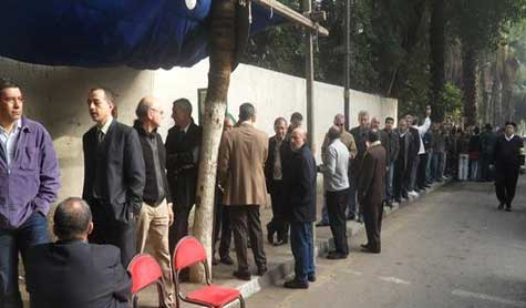 الاستفتاء على الدستور المصري في يومه الثاني