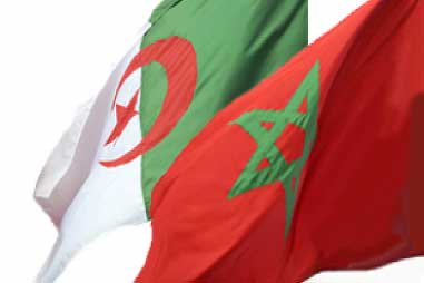 نذر أزمة دبلوماسية مغربية جزائرية بسبب 70 نازحاً سورياً