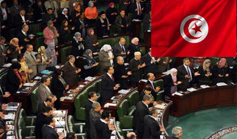 الدستور التونسي الجديد بين توافقات السياسيين ورفض الشارع الدستور التونسي الجديد بين توافقات السياسيين ورفض الشارع