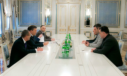 أوكرانيا: توقيع اتفاق لتسوية الأزمة السياسية