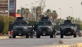 السعودية: عناصر الأمن يعيثون فساداً في منزلين في تاروت