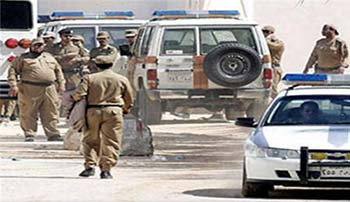 الأمن السعودي يقتحم العوامية ويطلق النار بشكل عشوائي
الأمن السعودي يقتحم العوامية ويطلق النار بشكل عشوائي