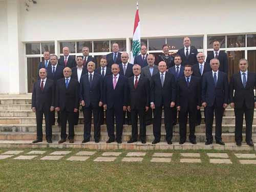 حكومة سلام تبصر النور بعد عشرة أشهر 