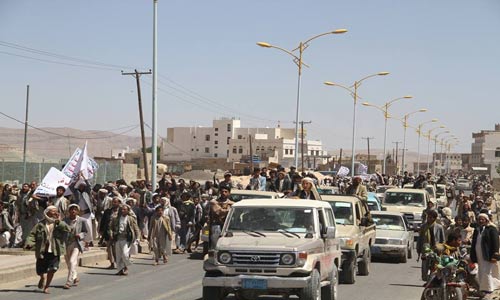 حركة انصار الله تند بالعدوان الصهيوني على الفلسطينيين اليمن: تظاهرة لحركة ’انصار الله’ في عمران طالبت باسقاط حكومة الفساد