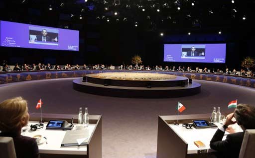 قمة لاهاي تتعهد بتعزيز الأمن النووي