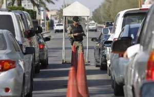 القطيف: رجل أمن سعودي يحتجز معلمتين 