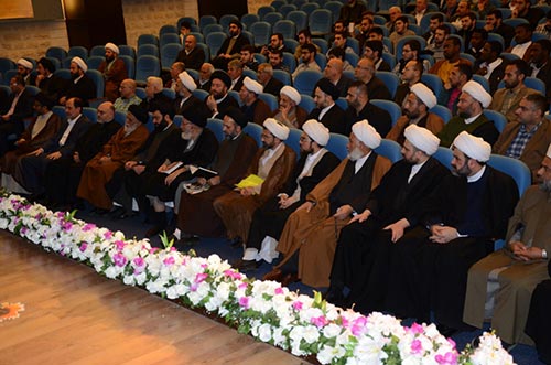 
شخصيات سياسية وعلمائية كرّمت السيد شرف الدين