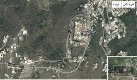 الجيش يستعيد قلعة الحصن ويرفع العلم السوري عليها