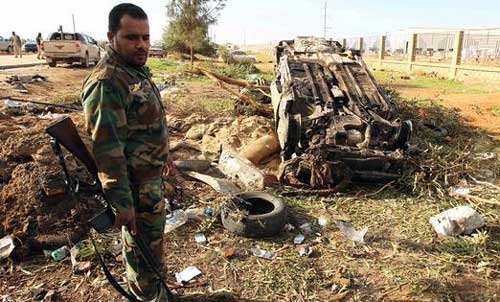 ليبيا.. قتلى عسكريين بسيارات مفخخة في بنغازي