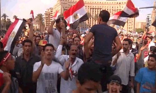 غليان الشارع المصري وسقوط قتلى بينهم صحافية