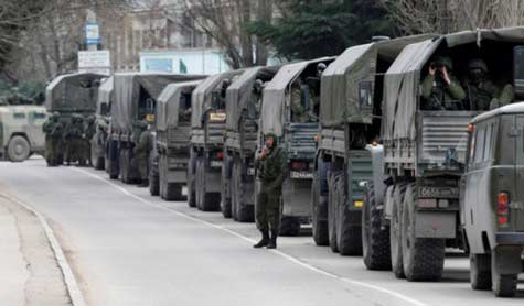 وزير الدفاع الروسي في القرم وكييف تسحب قواتها