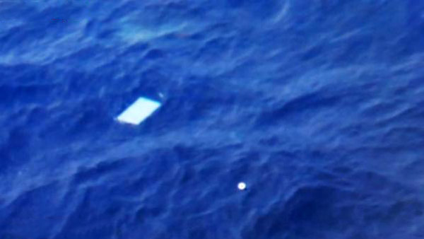 10 طائرات و6 سفن تبحث عن الطائرة الماليزية
