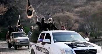 &rsquo;القاعدة&rsquo; في اليمن تنشر فيديو لاحتفال اقامته بمناسبة تحرير سجناء