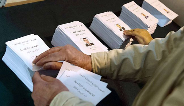 بوتفليقة الى دورة رئاسية رابعة 
