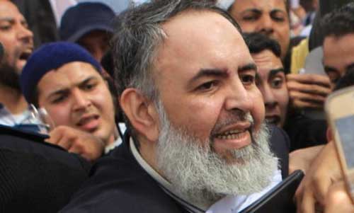 مصر.. السجن 7 سنوات لحازم صلاح و119 من &rsquo;الإخوان&rsquo;