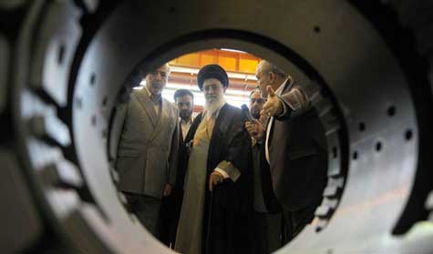 الإمام الخامنئي: عُرض علينا اليورانيوم بعدما أنتجناه 