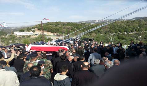 تشييع أحد شهداء الاعتداء الارهابي عند حاجز الجيش في عرسال