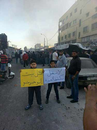 الجيش يعيد فتح طرقات قطعها محتجون في طرابلس 