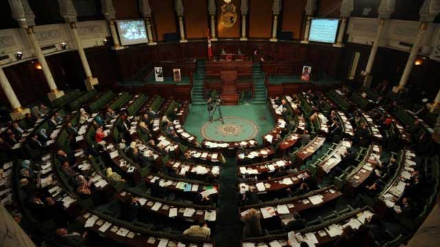 البرلمان التونسي يسقط العزل السياسي 