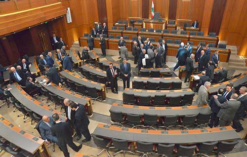 شبح الفراغ يلوح في أفق الوفاق المفقود 