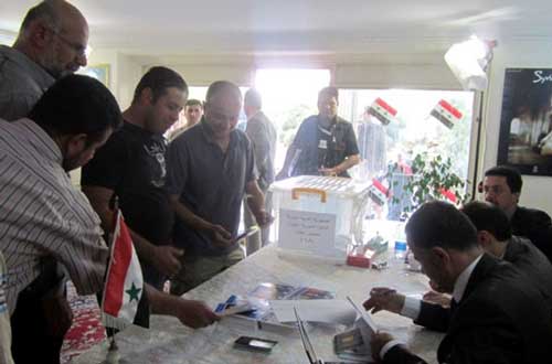 سوريو الخارج يسقطون رهانات المشككين ويصوتون بكثافة