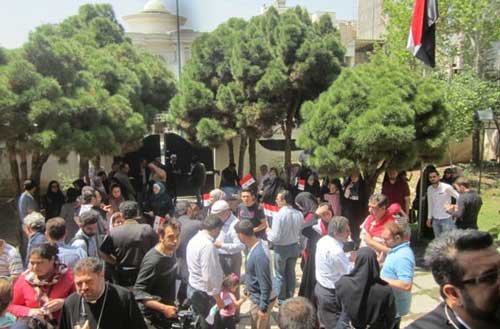 سوريو الخارج يسقطون رهانات المشككين ويصوتون بكثافة