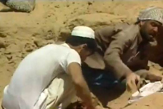 بعد 4 سنوات من إعدامه .. مقابر صدام الجماعية توثق إجرامه