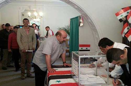 سوريو الخارج يسقطون رهانات المشككين ويصوتون بكثافة