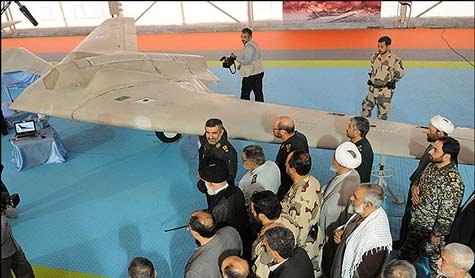 الامام الخامنئي:التوقع بتحجيم برنامجنا الصاروخي حماقة