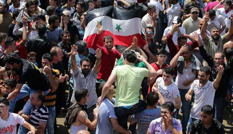 سوريو الخارج يسقطون رهانات المشككين ويصوتون بكثافة