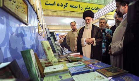 الامام الخامنئي: موسوعة الامام المهدي هدية قيمة للمجتمع الاسلامي