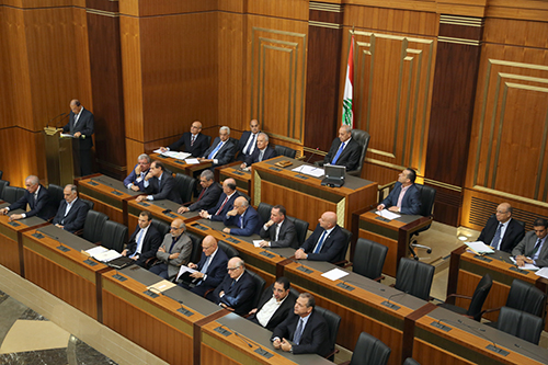 ساحة النجمة تحشد نوابها لمؤازرة غزة والموصل