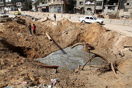 العدوان الاسرائيلي على غزة في يومه الخامس عشر 