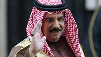 حمد آل خليفة يتوعّد المحتجّين في البحرين