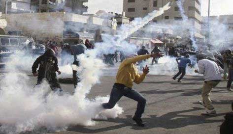 مواجهات جديدة بين قوات الإحتلال وفلسطينيين في شعفاط