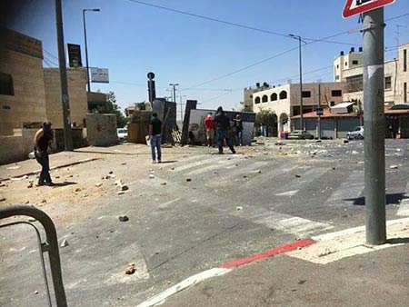 مواجهات بين الفلسطينيين والاحتلال في مخيم شعفاط 