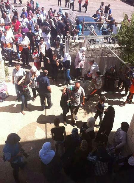 مواجهات بين الفلسطينيين والاحتلال في مخيم شعفاط 