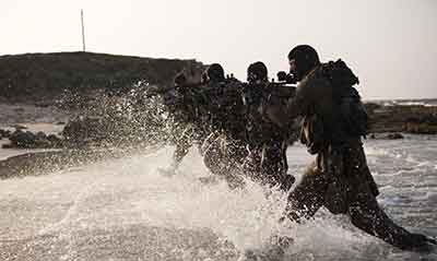 الفلسطينيون يحبطون عملية &rsquo;كوماندوس&rsquo; برية شمال قطاع غزة